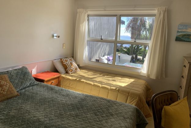 Tuatua Family Apartment 2 queen bed sleeps 5