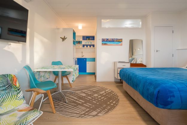 Cable Bay Stays Oyster Studio Self-contained with kitchenette