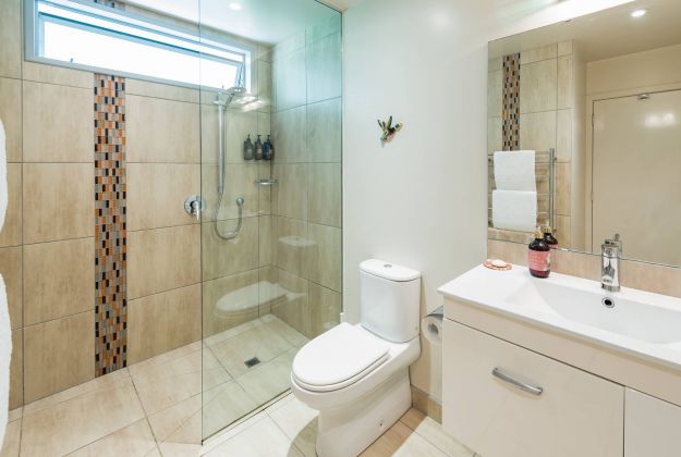 Pacific Blue shower and luxury amenities