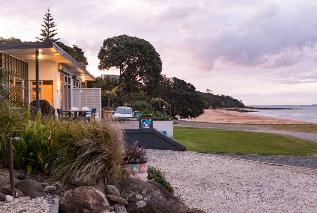 Beach Front Accommodation at Cable Bay Northland